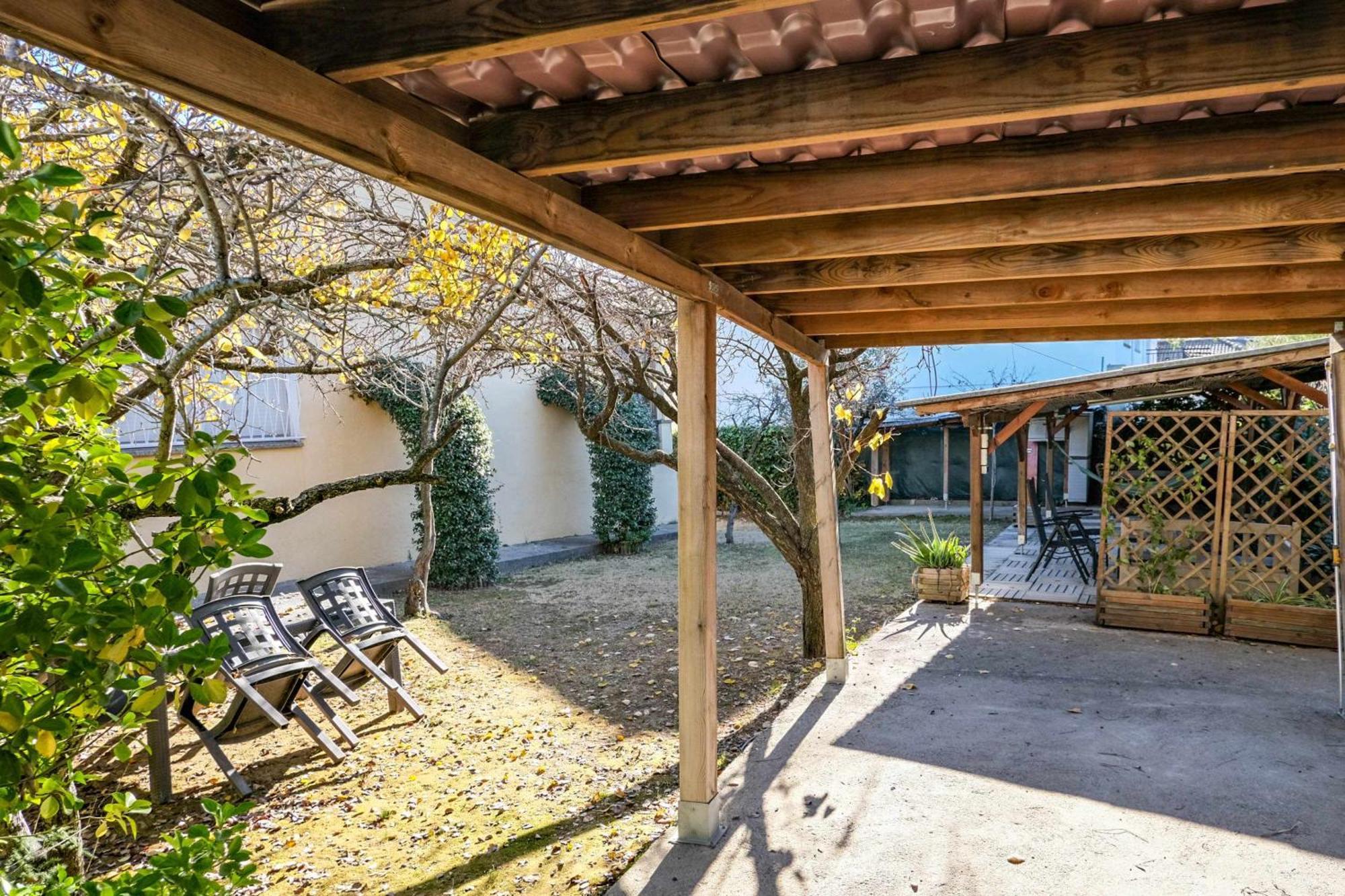 Camps Con Jardín Privado Casa de Férias *