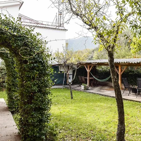 Can Camps Besalu Casa Planta Baja Con Jardin Exterior photo